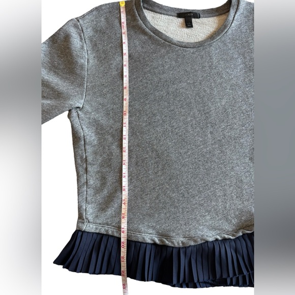 J. Crew Grey Sweater Pleated Ruffle Hem Navy Blue Women’s Size Large - Picture 7 of 11